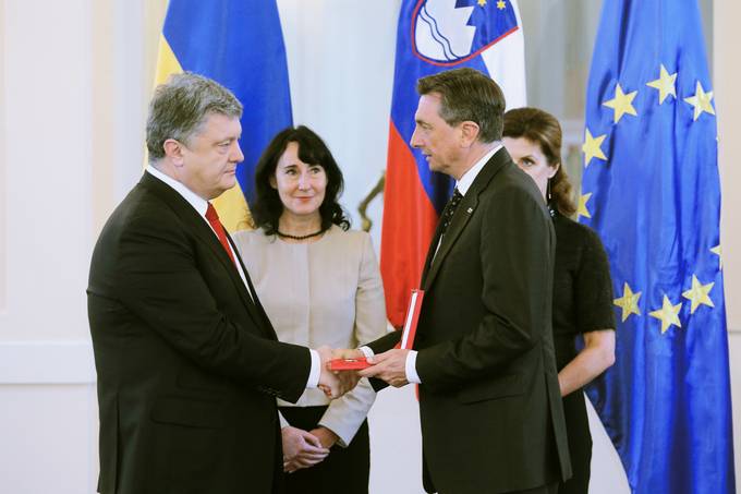 Predsednik Porošenko prejel odlikovanje Republike Slovenije